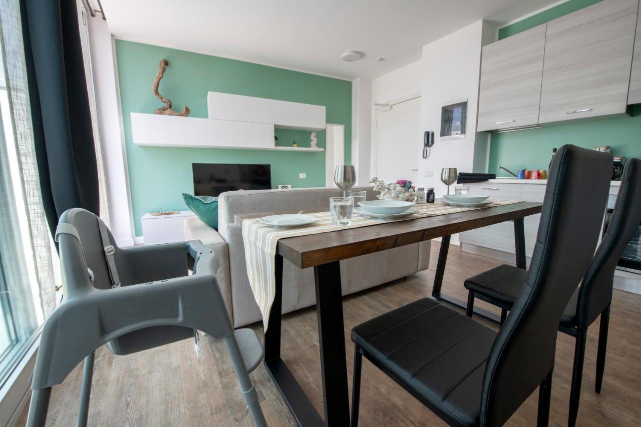 Апартаменти Attico Luxury Con Parcheggio E Terrazza Vista Mozzafiato Генуя Екстер'єр фото