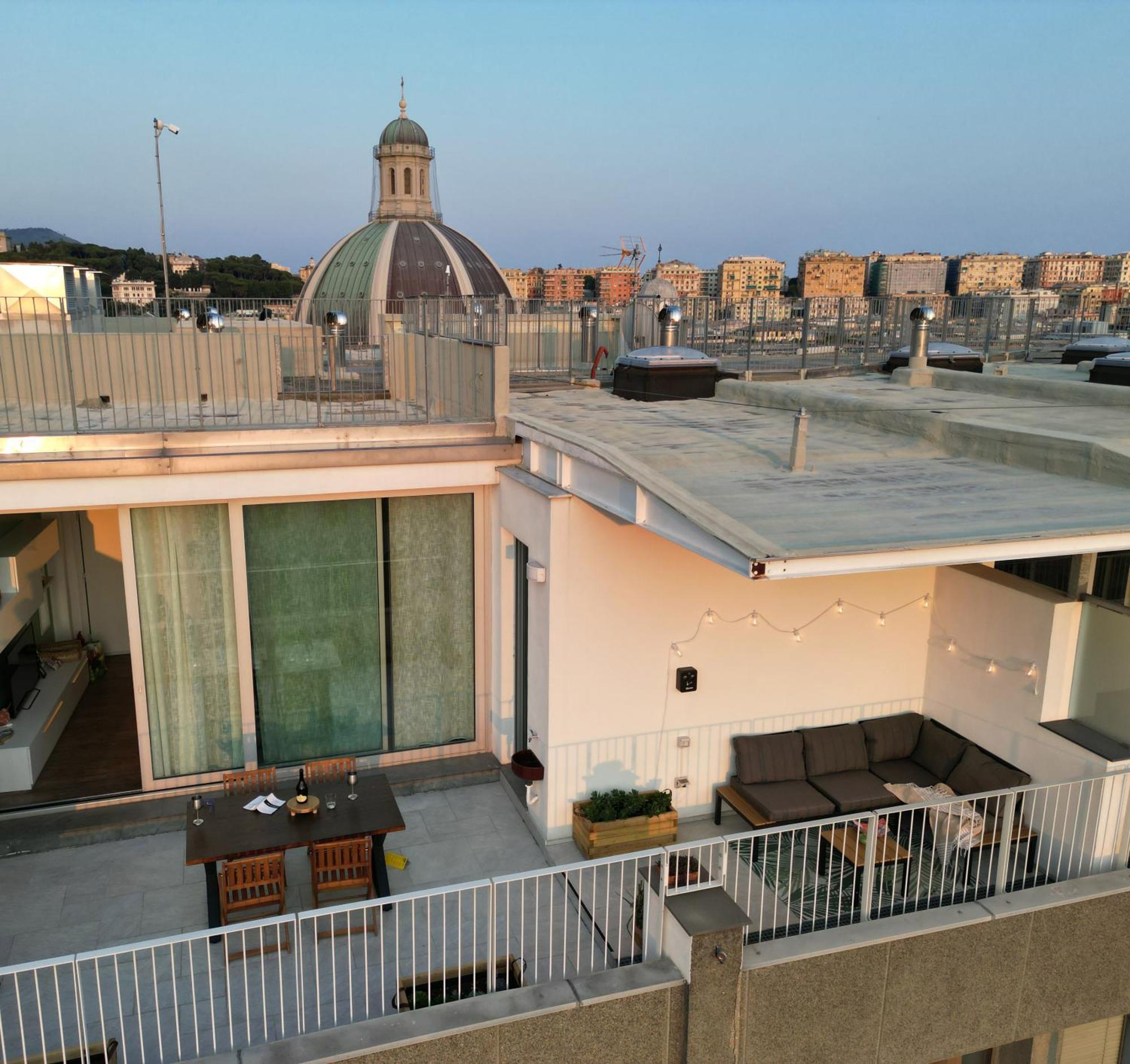 Апартаменти Attico Luxury Con Parcheggio E Terrazza Vista Mozzafiato Генуя Екстер'єр фото