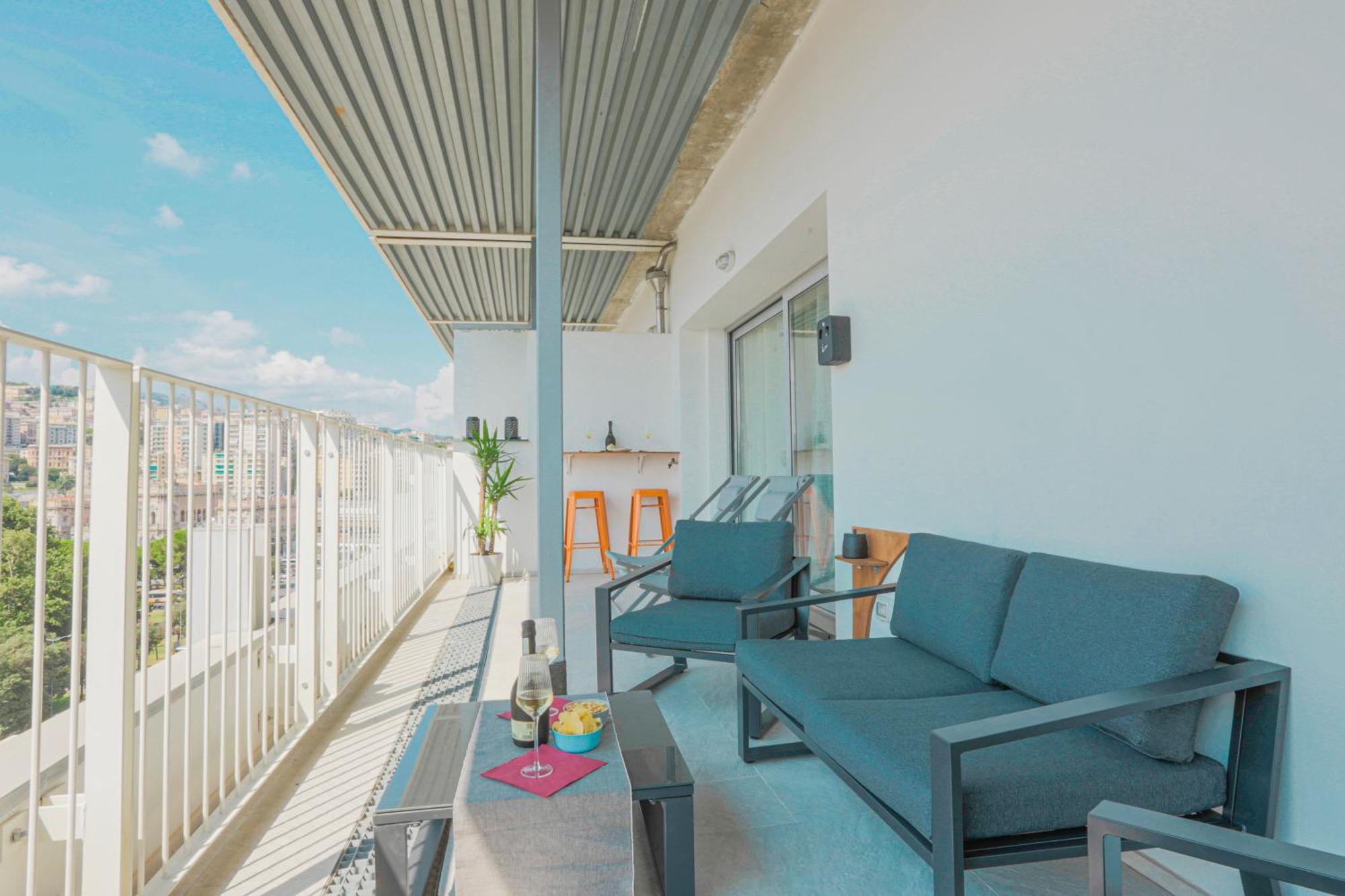 Апартаменти Attico Luxury Con Parcheggio E Terrazza Vista Mozzafiato Генуя Номер фото